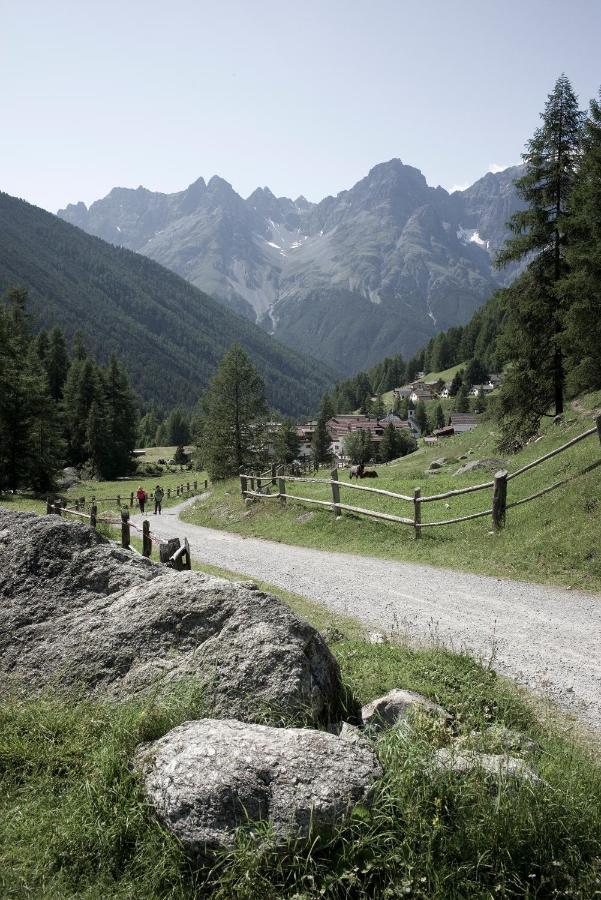 Alpengasthof Crusch Alba Ed Alvetern, S-Charl Scuol Bagian luar foto